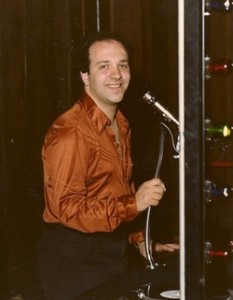 andy-at-console-Music-Man-350V
